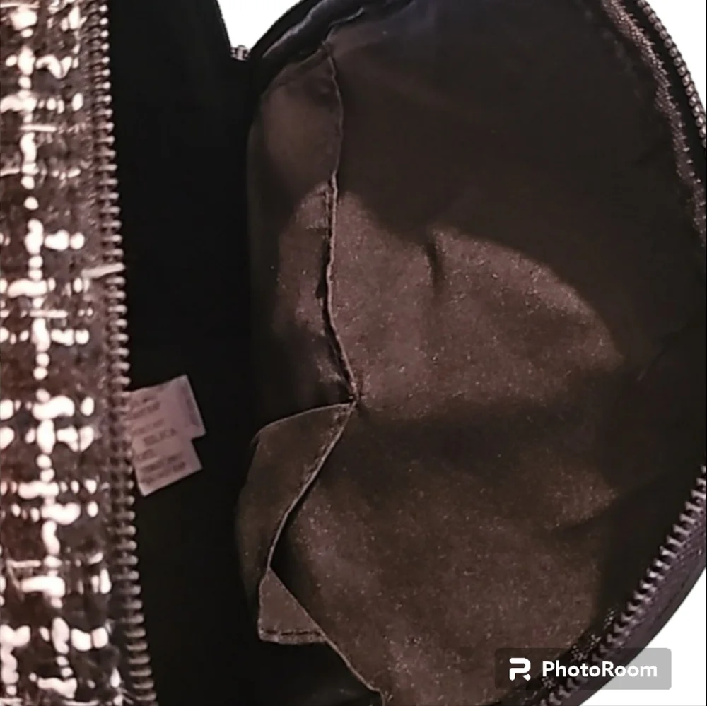 Badgley Mishka Big Diamond Quilted Backpack W/studs - Picture 4 of 8